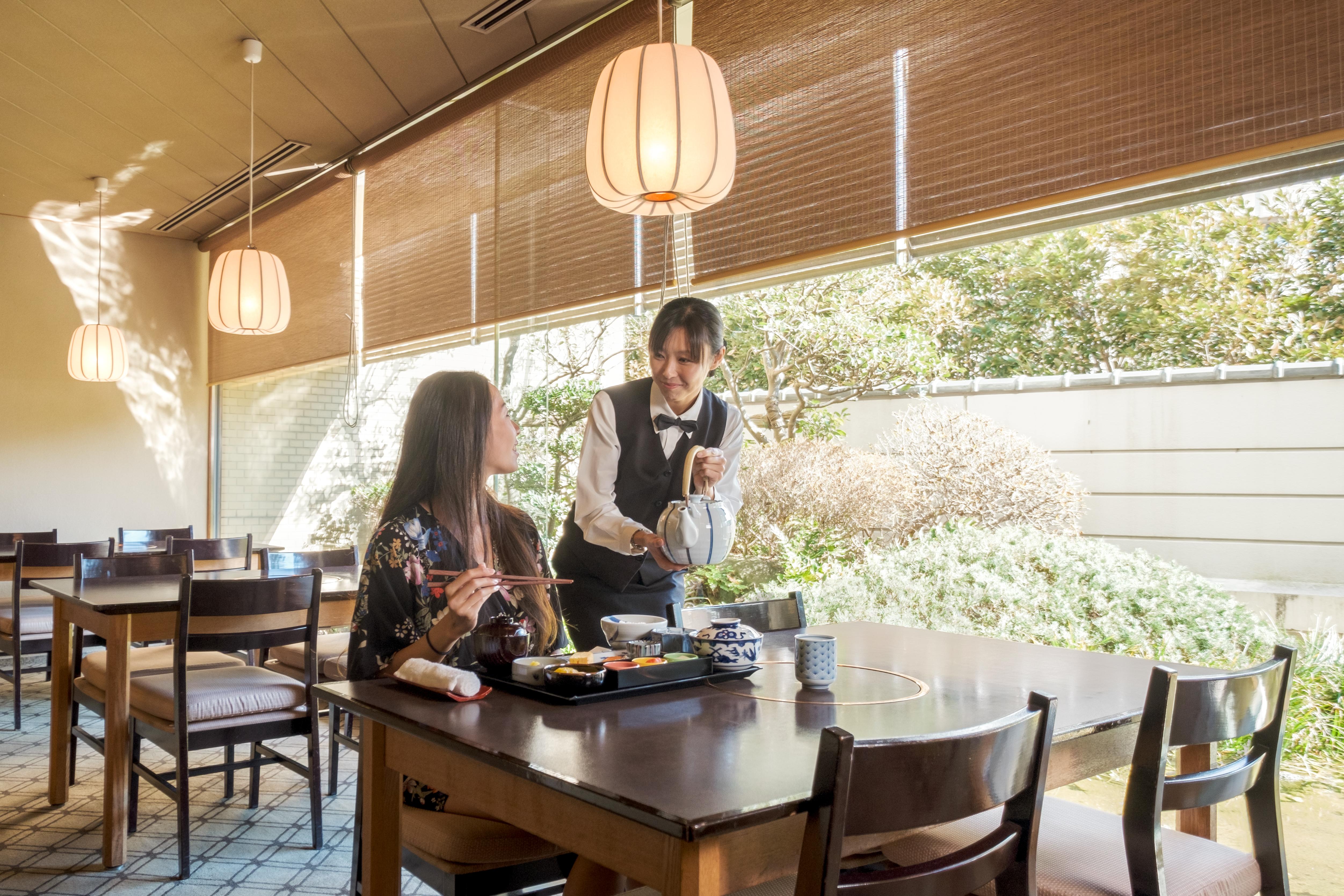 Urayasu Hotel Okura Tokyo Bay מראה חיצוני תמונה A restaurant in Japan