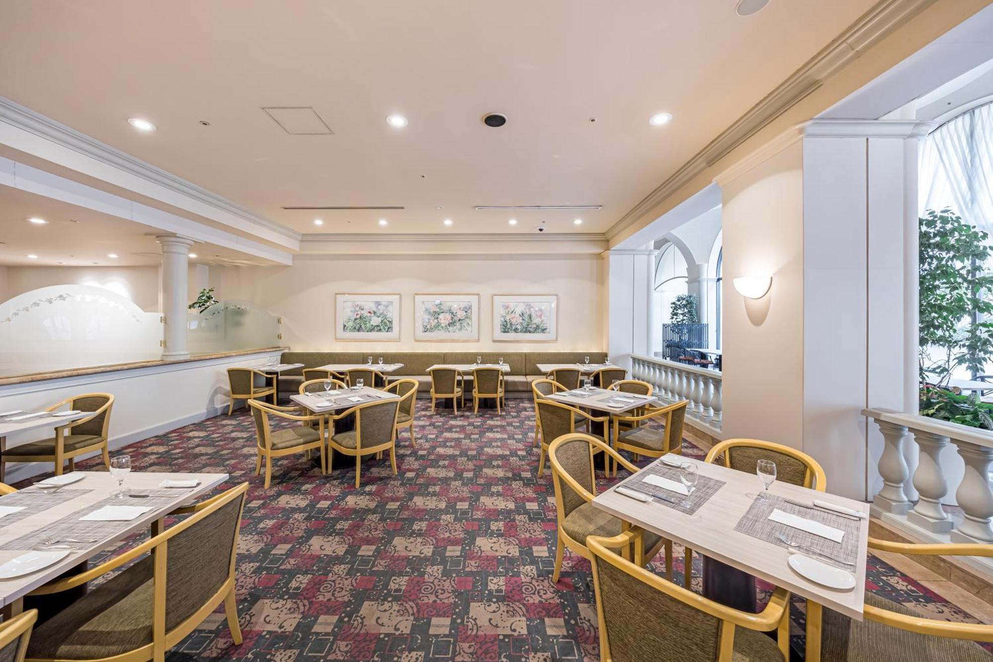 Urayasu Hotel Okura Tokyo Bay מראה חיצוני תמונה The restaurant