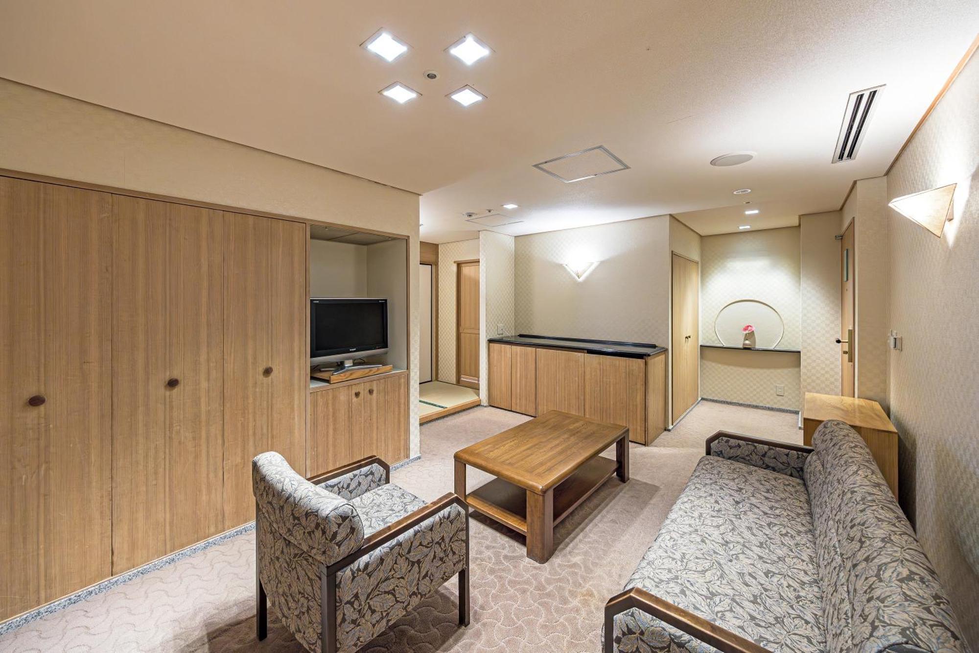Urayasu Hotel Okura Tokyo Bay מראה חיצוני תמונה