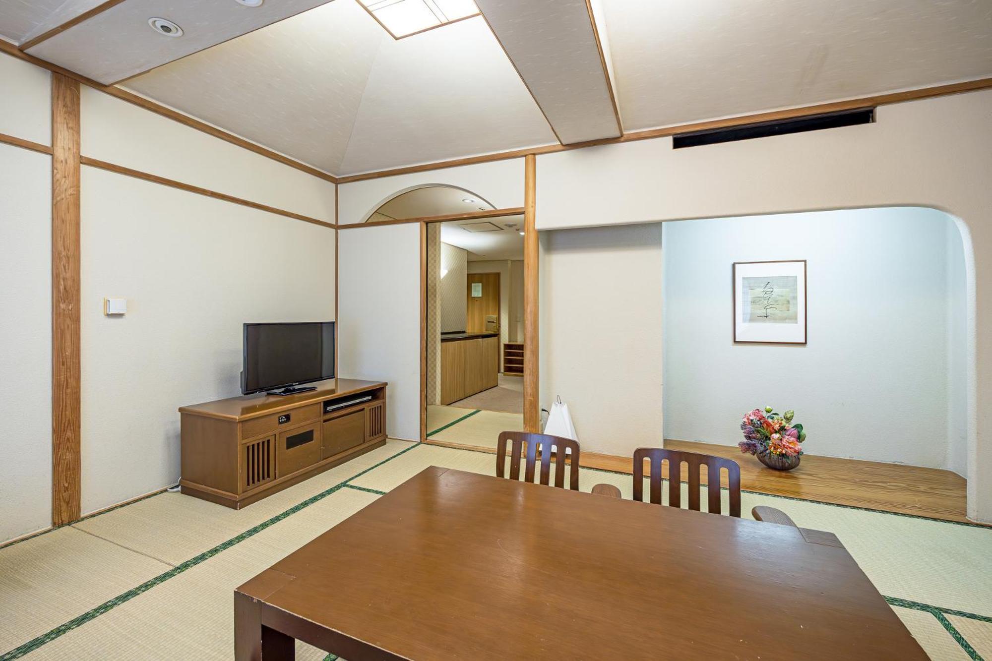 Urayasu Hotel Okura Tokyo Bay מראה חיצוני תמונה