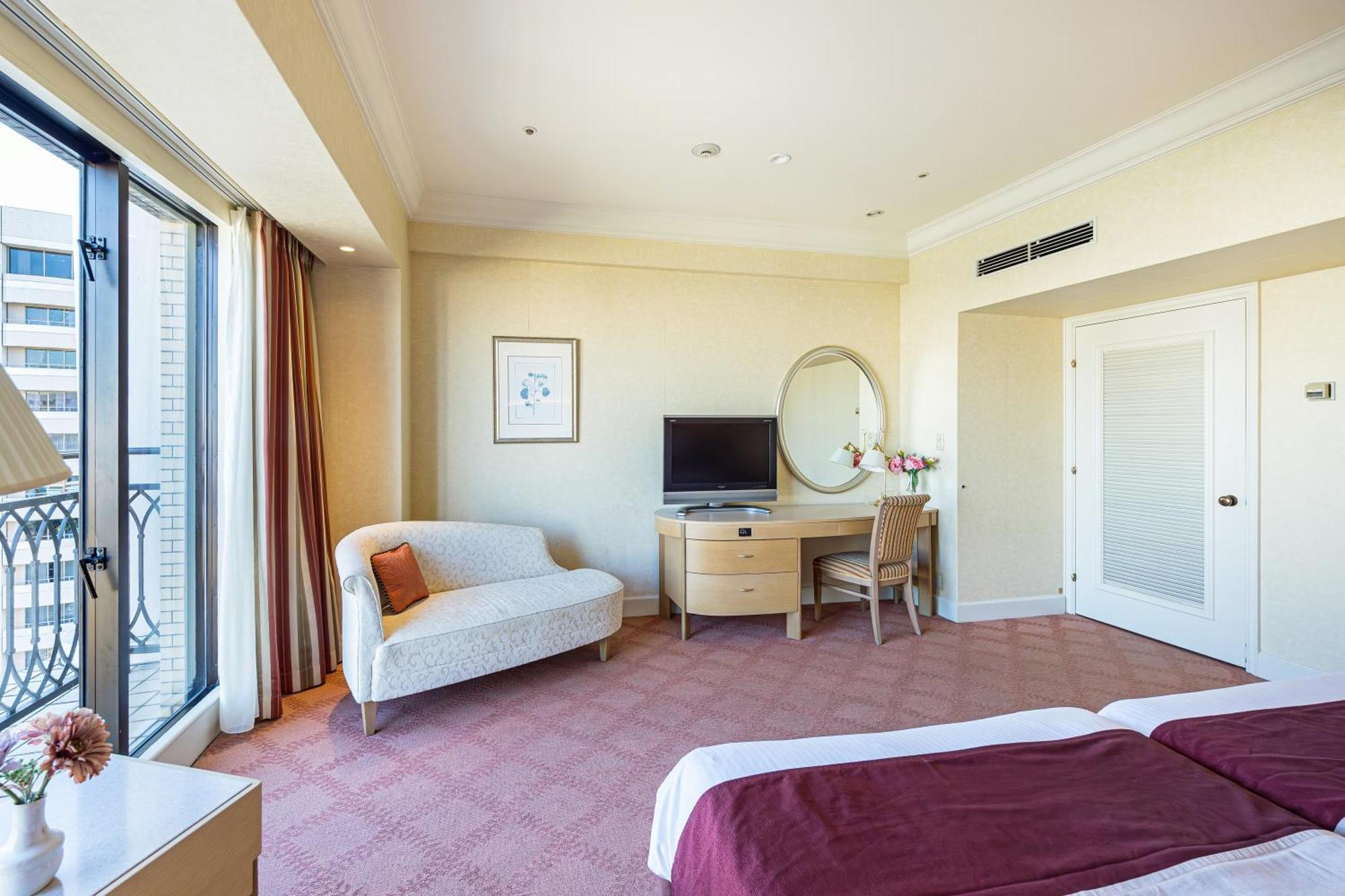 Urayasu Hotel Okura Tokyo Bay מראה חיצוני תמונה