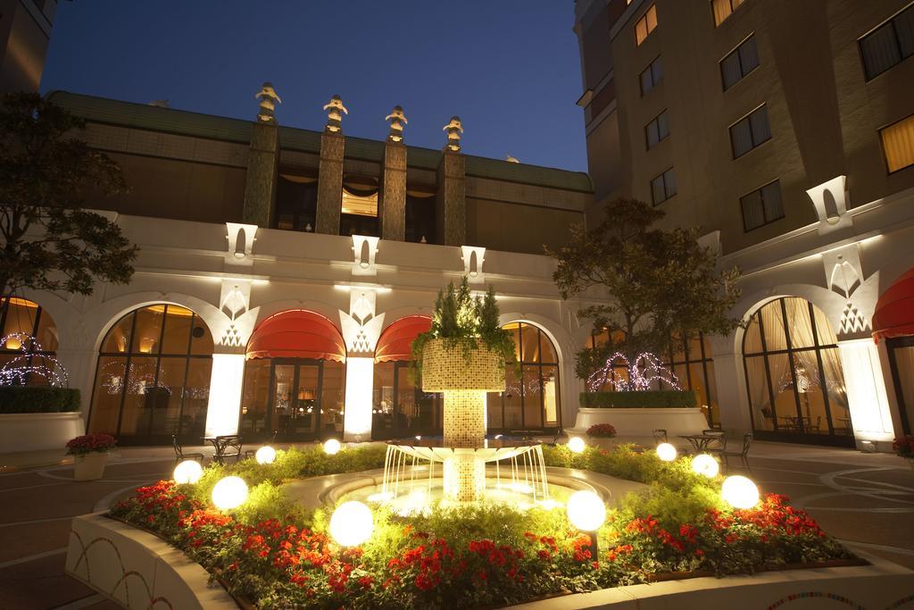 Urayasu Hotel Okura Tokyo Bay מראה חיצוני תמונה Fountain at the hotel