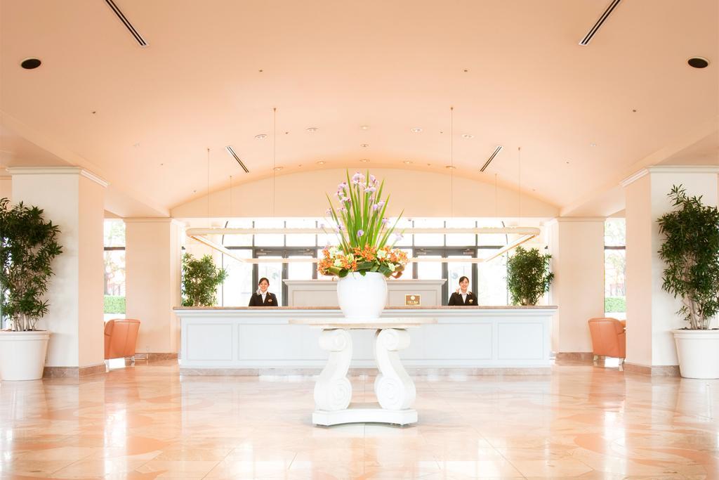 Urayasu Hotel Okura Tokyo Bay מראה חיצוני תמונה Lobby