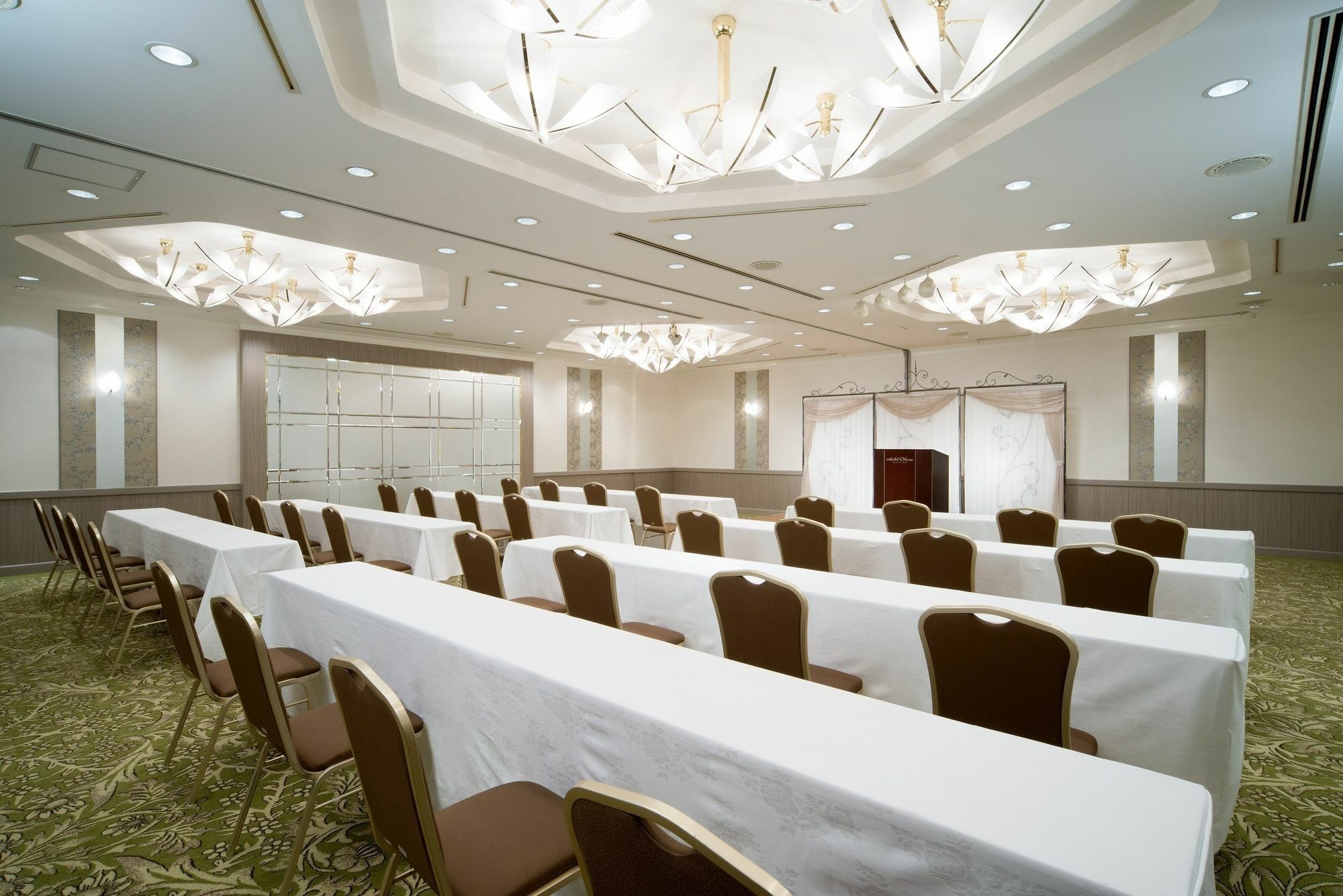 Urayasu Hotel Okura Tokyo Bay מראה חיצוני תמונה A typical meeting room